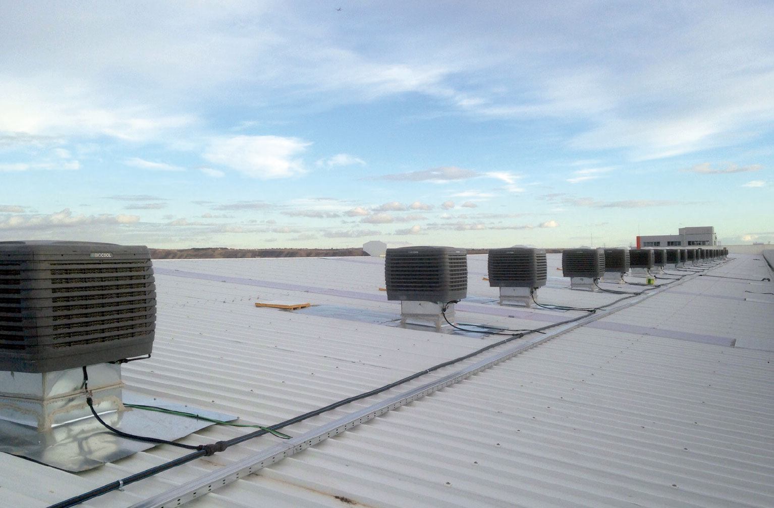 Instalación climatización evaporativa en Naves industriales